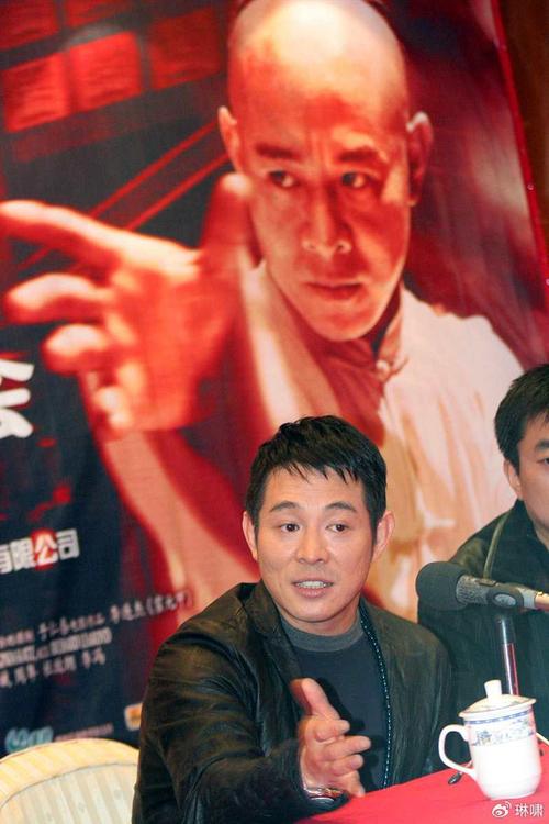 功夫迷的春天来了！《功夫无敌》这里看，李连杰都转战短剧了