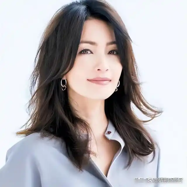 女明星齐肩卷发_中年女性齐肩卷发_优雅气质发型