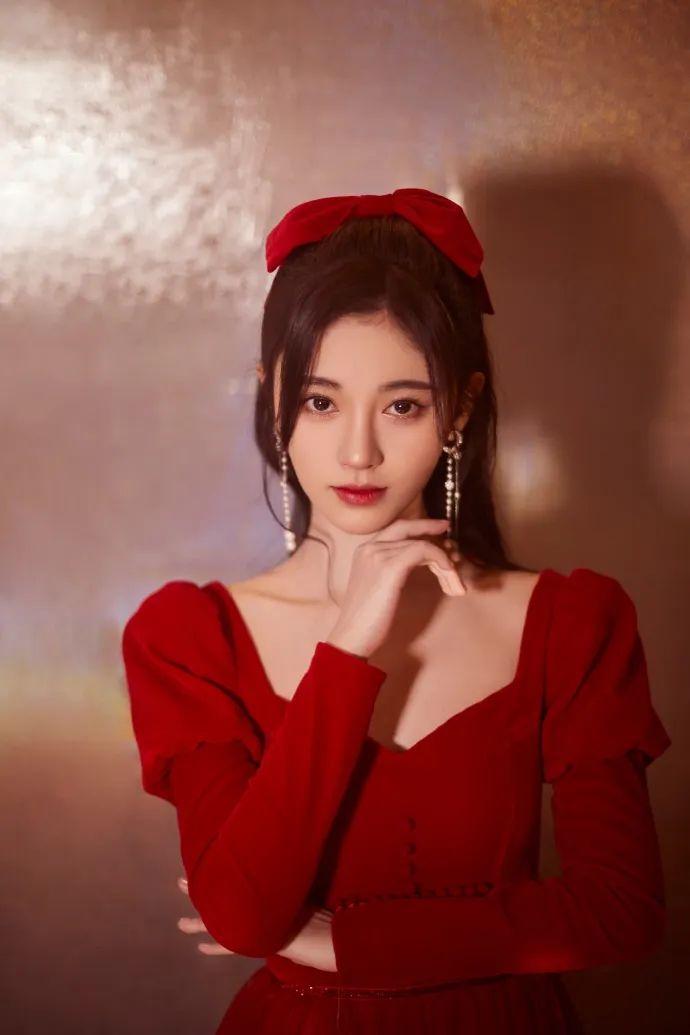 女星害怕的男星类型_揩油男明星的危害_男明星被女明星强吻